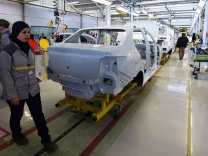 What Is Decelerating the Car Industry in Algeria?