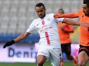 Midfielder Charles Fernando not allowed to travel, has to comply with COVID-19 restrictions in home country (Photo: AA)