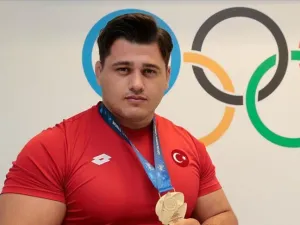 Human life is more important than anything, says Olympic silver medalist Riza Kayaalp (Photo: AA)