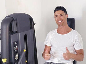 رونالدو في صالة التمرينات