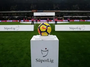 Super Lig clubs set to lose 30% in broadcasting revenue this season amid financial fallout from coronavirus outbreak (Photo: AA)