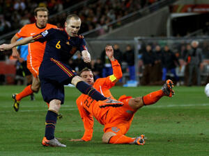 إنييستا يسجل هدف فوز إسبانيا بكأس العالم 2010