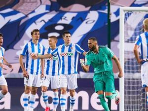 الجدل مستمر في الدوري الإسباني بين الغريمين ريال مدريد وبرشلونة