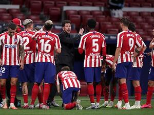 سيميوني يوجه لاعبيه