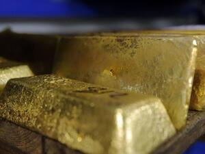 ارتفاع أسعار الذهب لتقترب من ذروة 8 أعوام