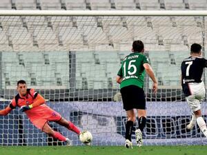 رونالدو ينقذ يوفنتوس من ركلتي جزاء