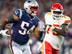  New England Patriots linebacker Dont'a Hightower (54) is one of nearly 50 players who have opted out of the 2020 season ahead of Thursday's deadline, which was recently imposed by the league. (Photo: Matthew Healey/UPI)