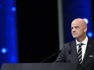 Gianni Infantino offers condolences to Lebanon following devastating blast in Beirut (Photo: AA)