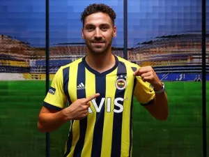 26-year-old right winger Sinan Gumus seals at least 3-year-deal with his new club (Photo: AA)