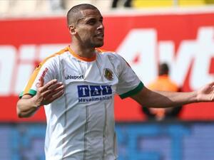 Center-back inks 2-year deal with Turkish Super Lig club (Photo: AA)