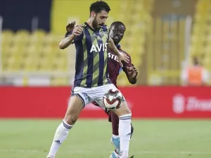 Turkish midfielder will play for Istanbul side for at least another year (Photo: AA)