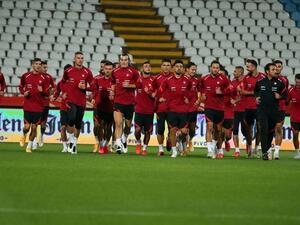 Turkish head coach warns players that Serbia is 'strong team', he expects 'difficult match' (Photo: AA)