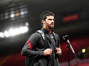 أليسون بيكر