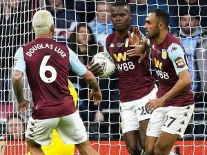 Tanzanian forward signs 4-year contract with Yellow Canaries (Photo: AA)
