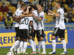 ألمانيا تحقق فوزها الأول