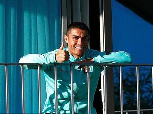 رونالدو يتابع التدريبات