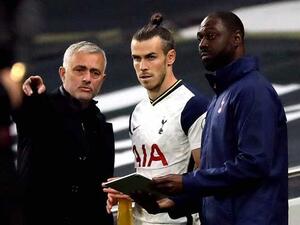 غاريث بايل (وسط) غاريث بايل (وسط)