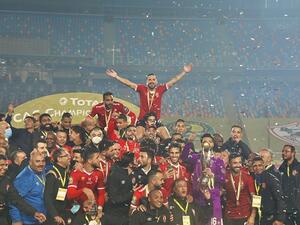 الأهلي يظفر باللقب الإفريقي الأهلي يظفر باللقب الإفريقي