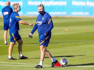 كومان خلال تدريبات برشلونة كومان خلال تدريبات برشلونة