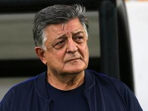 Yilmaz Vural leaves hospital after being treated for COVID-19 (Photo: AA)