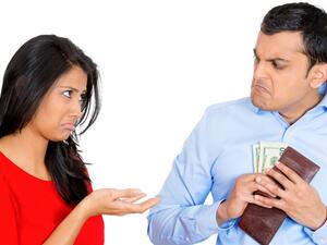 يعتبر البخل من أكثر الصفات التي ترفضها المرأة في شريك حياتها