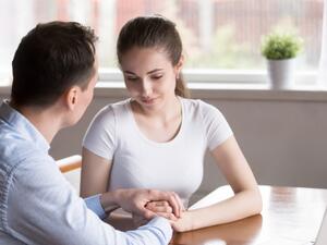 أهمية التواصل السليم تكمن في تجنّب سوء التفاهم بين الزوجين