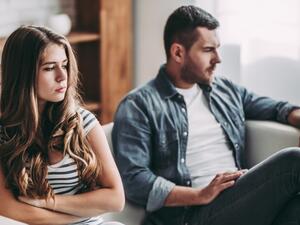 تجنبي الانتقاد والسخرية والاستهزاء فهي مدمرة للعلاقات