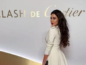 (كارتييه) تختار ياسمين صبري وجها دعائيا لمجوهراتها