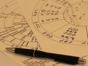 ما هي الأبراج الأكثر طفولية؟