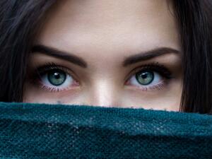 جميلة البوابة: أفضل الطرق للحصول على حواجب مثالية