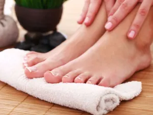 طبيب البوابة:  5 وصفات سهلة لعلاج فطريات القدم