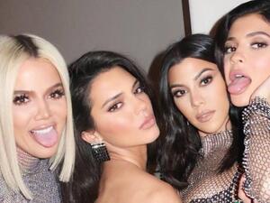 كلوي وكورتني كارداشيان وكيندال وكايلي جينر