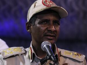 Mohamed Hamadan Dagolo, also known as Himedti, deputy head of the ruling military council of Sudan, speaks to the press in the capital Khartoum on May 18, 2019. (AFP)
