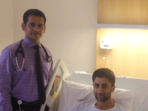 الدكتور جورج مع المربض