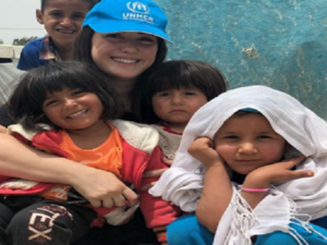 كندة علوش و عمرو يوسف يقضيان يوما مع اللاجئين في لبنان