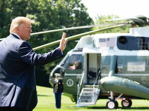 US President Donald Trump walks to Marine One prior to departing from the South Lawn of the White House in Washington, DC, June 22, 2019, as he travels to Camp David, Maryland. (SAUL LOEB / AFP) US President Donald Trump walks to Marine One prior to departing from the South Lawn of the White House in Washington, DC, June 22, 2019, as he travels to Camp David, Maryland. (SAUL LOEB / AFP)