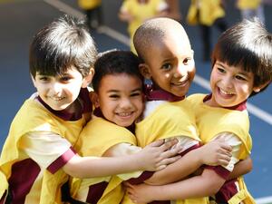 تستوعب المدرسة  حالياً 1600 طالباً، وتستقبل الطلاب بدءاً من الحضانة وحتى الصف الخامس مقابل رسوم دراسية تتراوح بين 20 و30 ألف درهم حسب الصف