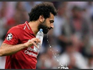 Liverpool's superstar Mohammed Salah sipped water from a bottle to break his fast during the final match of Champions League. (Twitter)