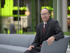 الدكتور جون ديريك