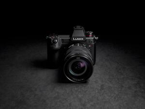 LUMIX S1H