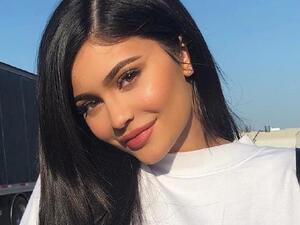 Kylie is a fan of selfies on social media. (@kyliejenner/Instagram)