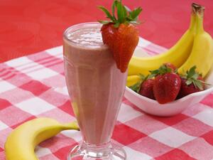 سموثي الموز بالفرولة 