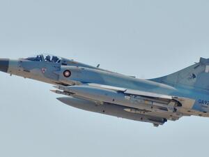  تصادم بين طائرتين تدريبيتين وتمكن قائدا الطائرتين من الخروج