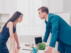 في كل شخصية من الناس هناك بعض العادات والصفات السيئة التي تبدأ بالظهور بعد المعاشرة