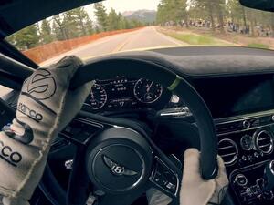 صورة لبطل سباق تسلُّق بايكس بيك