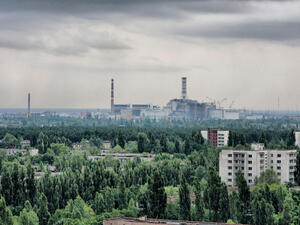 Abandoned Chernobyl station and city ruins (Shutterstock)	