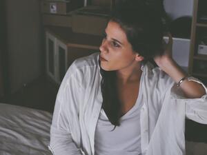5 أسباب تجعلك تستيقظ في منتصف الليل
