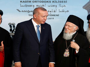 أردوغان يضع حجر الأساس لأول كنيسة سريانية