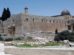 عيدنا رباط، وأهالي بيت المقدس وأكنافه سيقفون على قلب رجل واحد أمام أطماع قطعان المستوطنين