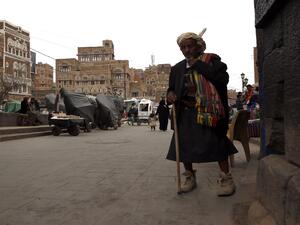 وتريد السعودية منع إيران من تأسيس نفوذ لها قرب حدودها وذلك عن طريق تحييد الحوثيين.